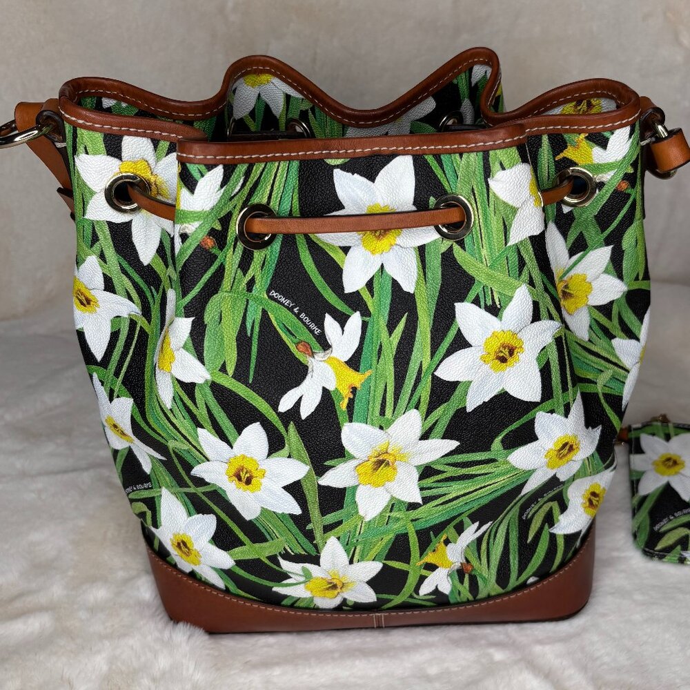 Dooney & Bourke Daffodils on Black Drawstring Bucket Bag With Matching Wristlet - Picture 3 of 16